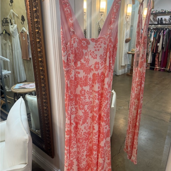 MINKPINK Pink and White Sheath Midi Dress V-Neck Sleeveless - Picture 3 of 5